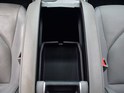 Used 2023 Toyota Highlander Limited FWD image 39