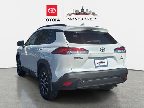 Used 2024 Toyota Corolla Cross AWD Hybrid image 4