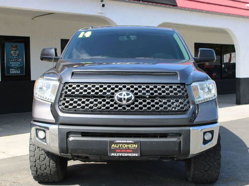 Used 2014 Toyota Tundra SR5 w/ SR5 Upgrade Package AWD/4WD image 2