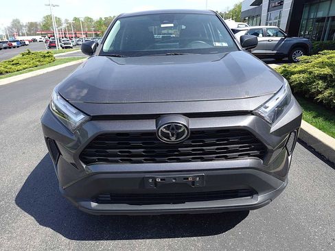 Used 2023 Toyota RAV4 LE AWD/4WD image 8