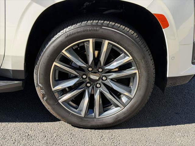 Used 2024 Cadillac Escalade ESV Sport w/ Touring Package AWD/4WD image 9