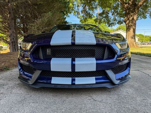 Used 2018 Ford Mustang Shelby GT350 RWD image 11