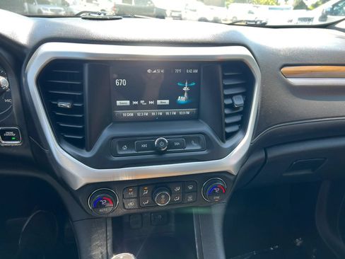 Used 2019 GMC Acadia SLE FWD image 19