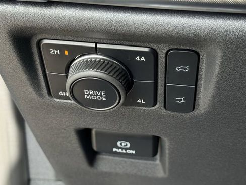 Certified 2026 Ford Expedition Platinum AWD/4WD image 25