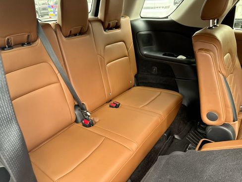 Used 2025 Nissan Pathfinder Platinum AWD/4WD image 30
