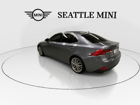 Used 2017 Lexus IS 300 AWD image 8