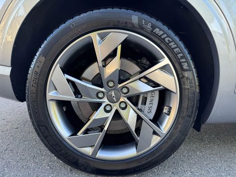 Used 2024 Genesis Electrified GV70 image 18