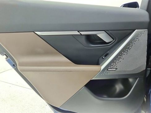 Used 2025 BMW 540i xDrive image 31