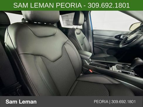 New 2026 Jeep Compass Latitude AWD/4WD image 23