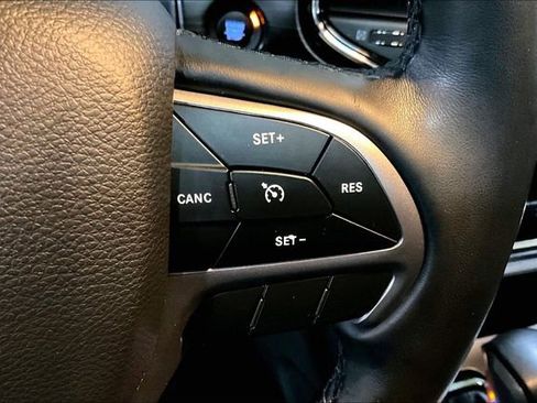 Used 2019 Jeep Grand Cherokee Altitude AWD/4WD image 22