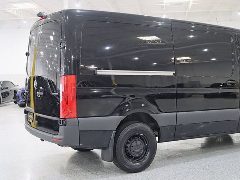 Used 2025 Mercedes-Benz Sprinter 2500 image 9