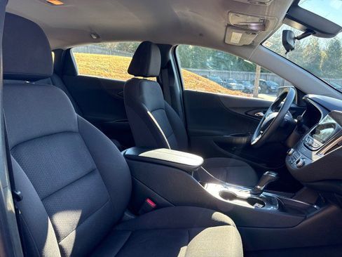 Used 2019 Chevrolet Malibu LT w/ Driver Confidence Package image 38