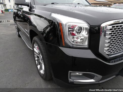 Used 2015 GMC Yukon XL Denali w/ Touring Package AWD/4WD image 10