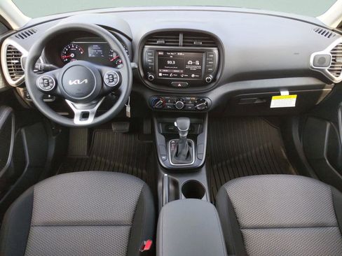 Used 2022 Kia Soul LX w/ Technology Package image 13