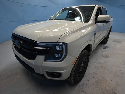 New 2025 Ford Ranger Lariat w/ Black Appearance Package image 25