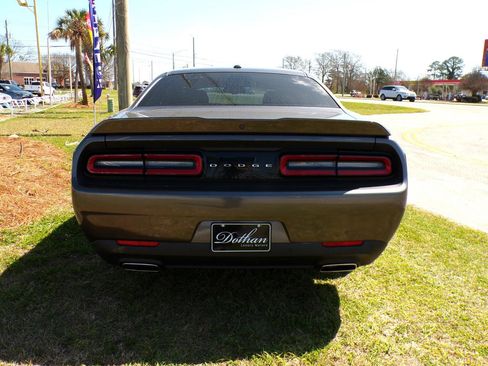Used 2021 Dodge Challenger SXT w/ Driver Convenience Group image 6