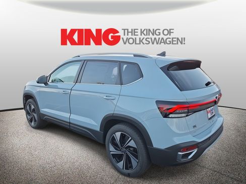 New 2026 Volkswagen Taos SE image 6