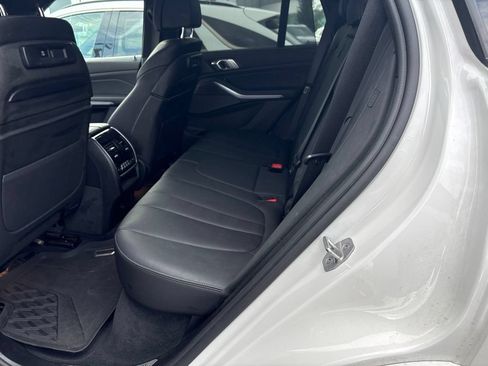 Used 2021 BMW X5 xDrive40i w/ M Sport Package AWD/4WD image 7
