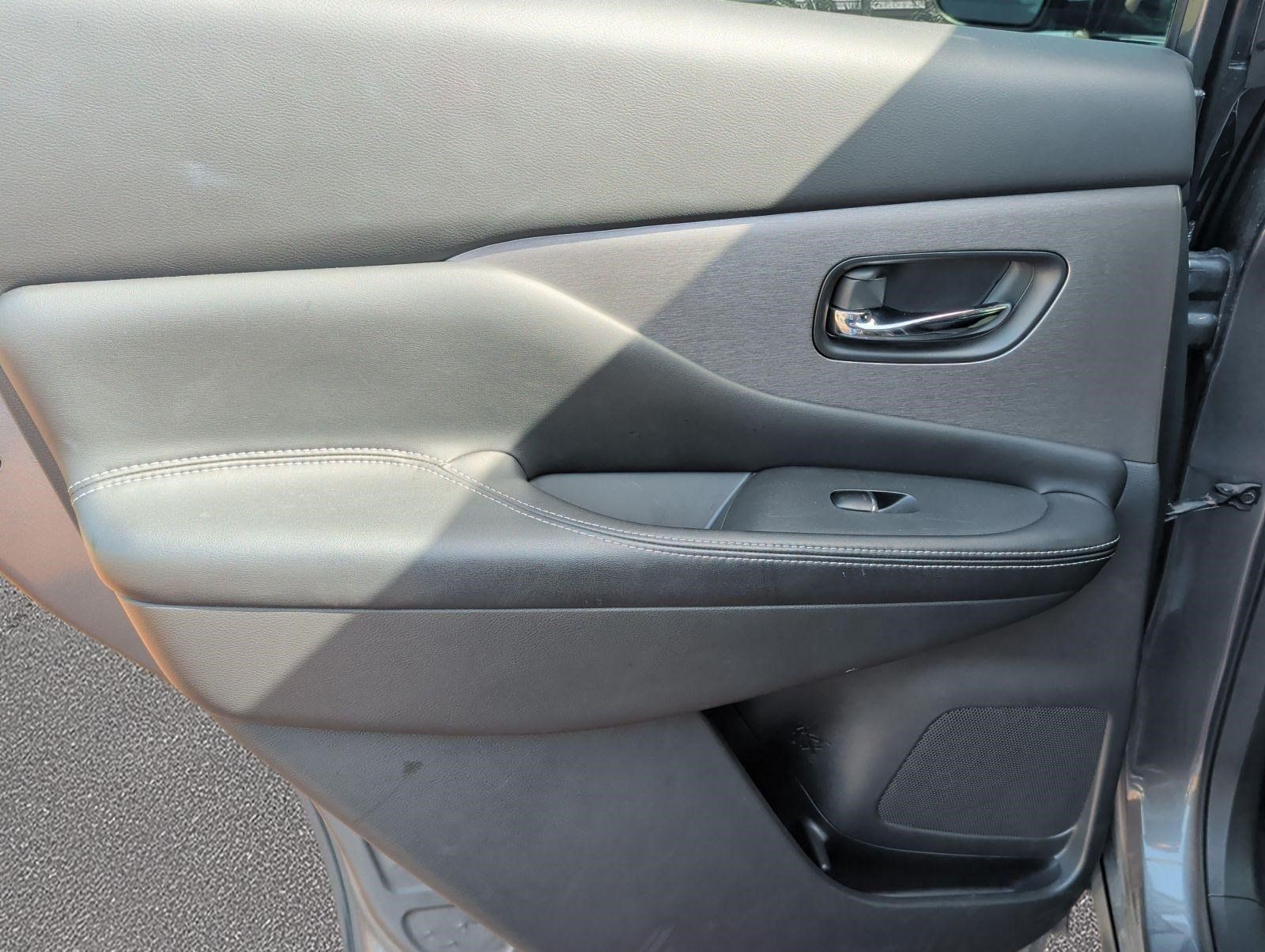 Used 2021 Nissan Murano SL w/ SL Moonroof Package FWD image 24
