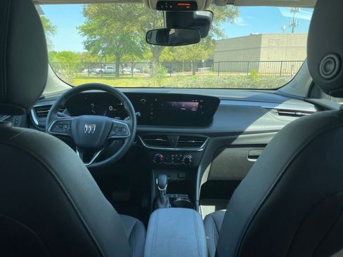 Used 2025 Buick Encore GX Preferred FWD image 36