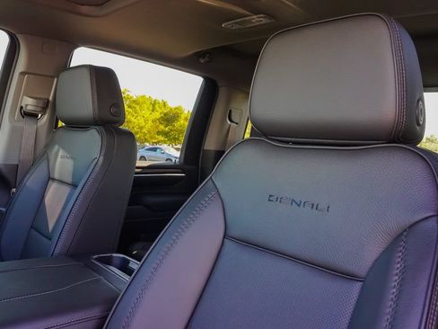 New 2026 GMC Sierra 2500 Denali w/ Denali Reserve Package AWD/4WD image 19