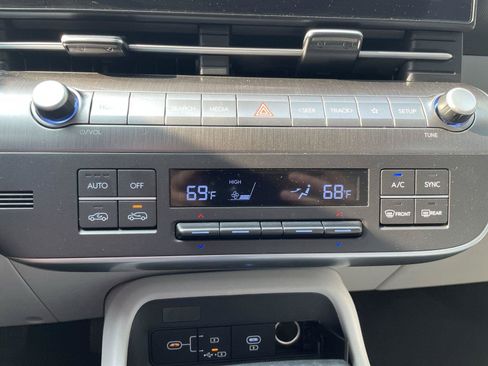 Used 2025 Hyundai Kona SEL AWD/4WD image 19