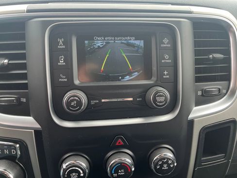 Used 2018 RAM 1500 Classic SLT AWD/4WD image 21