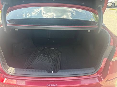 Used 2020 Kia Optima S FWD image 12