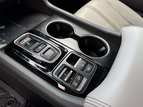 Used 2024 Honda Pilot Touring image 32