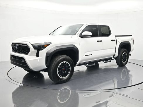 Used 2024 Toyota Tacoma TRD Off-Road AWD/4WD image 1
