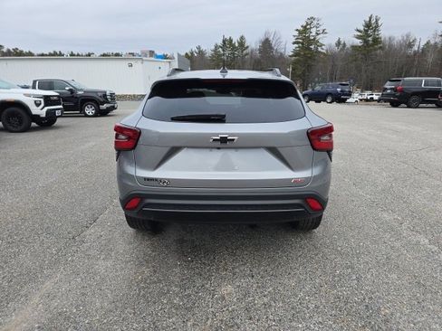 Used 2025 Chevrolet Trax RS w/ Driver Confidence Package image 4