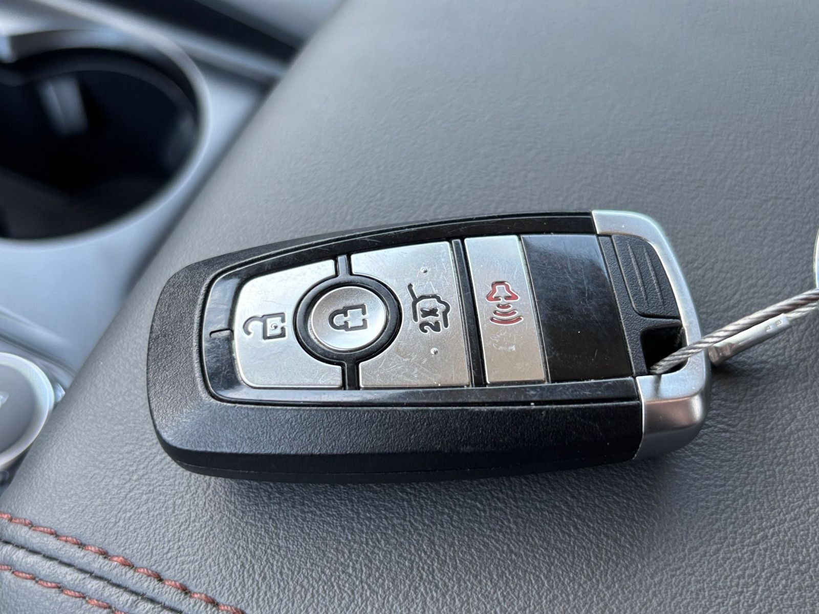 Used 2026 Ford Explorer Active AWD/4WD image 21