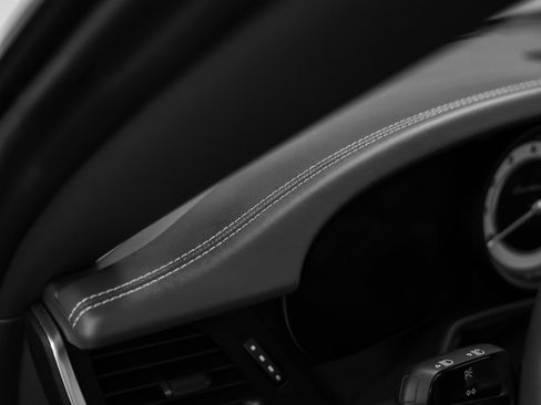 Used 2021 Porsche 911 Turbo S image 47