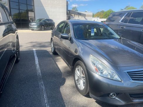 Used 2013 INFINITI G37 x w/ Premium Pkg image 4