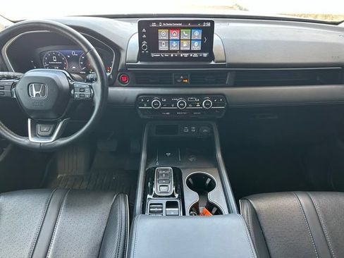 Used 2025 Honda Pilot Elite image 12