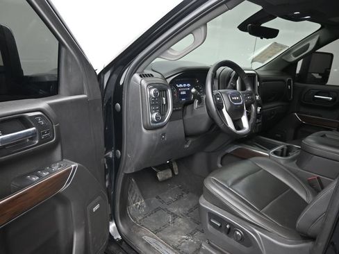 Used 2021 GMC Sierra 1500 SLT w/ SLT Premium Plus Package AWD/4WD image 11