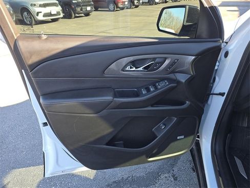 Used 2023 Chevrolet Traverse Premier w/ Redline Edition image 30