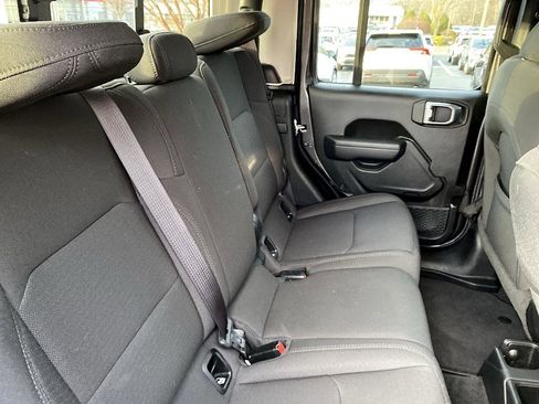 Used 2023 Jeep Gladiator Sport image 22