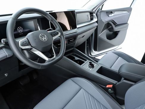 New 2026 Volkswagen Tiguan SE image 57