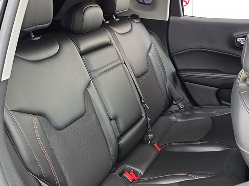Used 2019 Jeep Compass Latitude w/ Popular Equipment Group FWD image 24