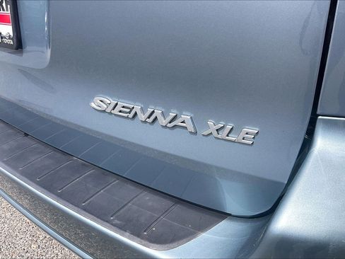 Used 2010 Toyota Sienna XLE FWD image 10