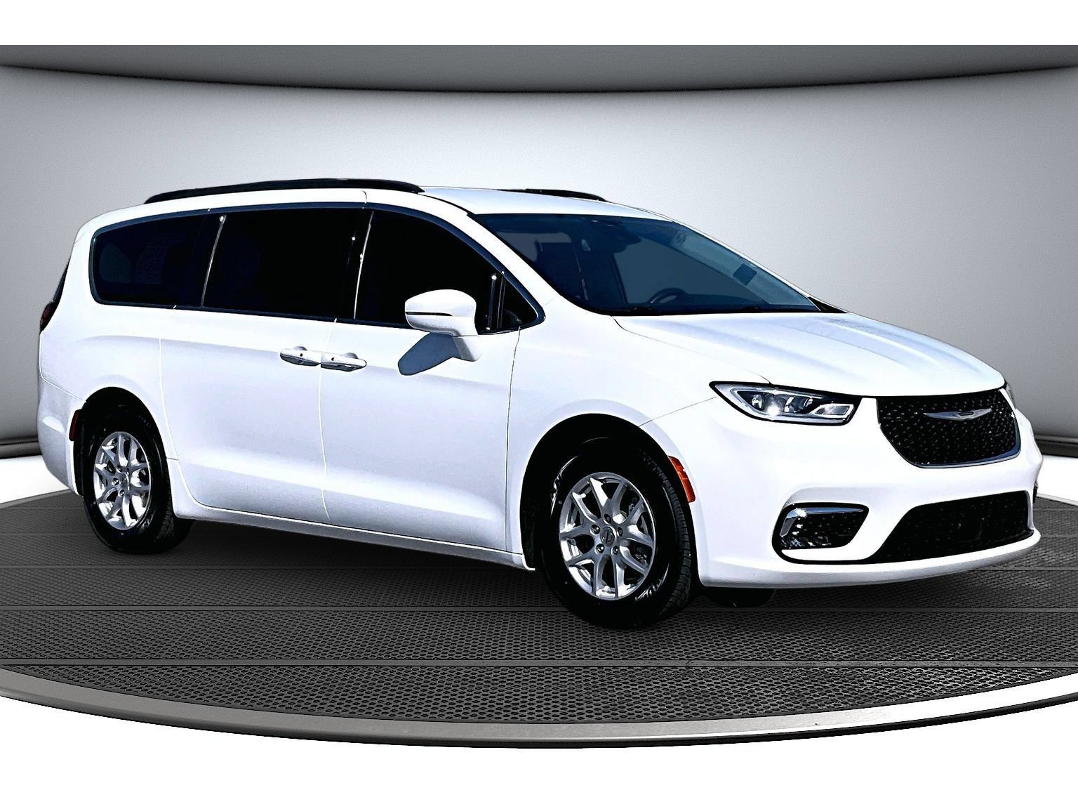 Certified 2022 Chrysler Pacifica Touring-L FWD image 14