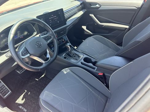 Used 2025 Volkswagen Jetta Sport FWD image 25