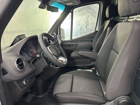 Used 2026 Mercedes-Benz Sprinter 2500 image 14
