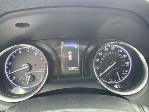 Used 2019 Toyota Camry SE FWD image 31