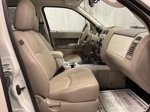 Used 2009 Mercury Mariner Premier image 25