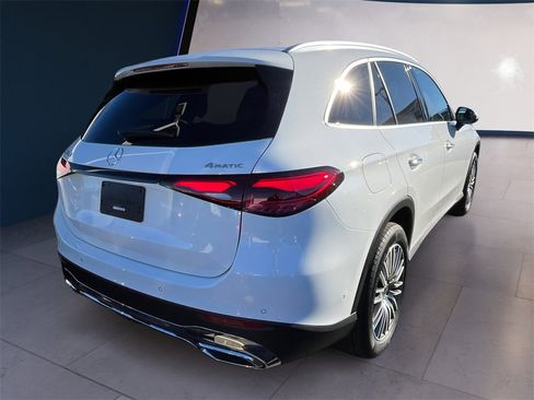Certified 2025 Mercedes-Benz GLC 300 4MATIC image 4