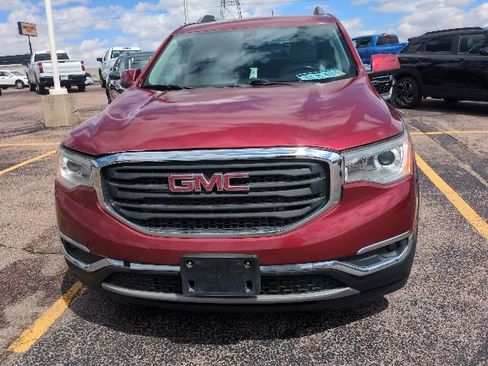 Used 2019 GMC Acadia SLT FWD image 2