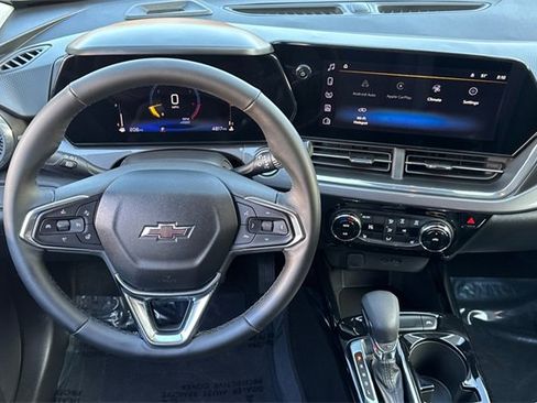 Used 2025 Chevrolet Trax ACTIV w/ Driver Confidence Package image 16