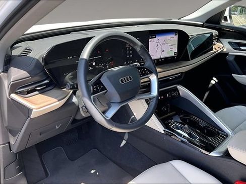 Used 2025 Audi Q5 Premium w/ Convenience Package AWD/4WD image 17